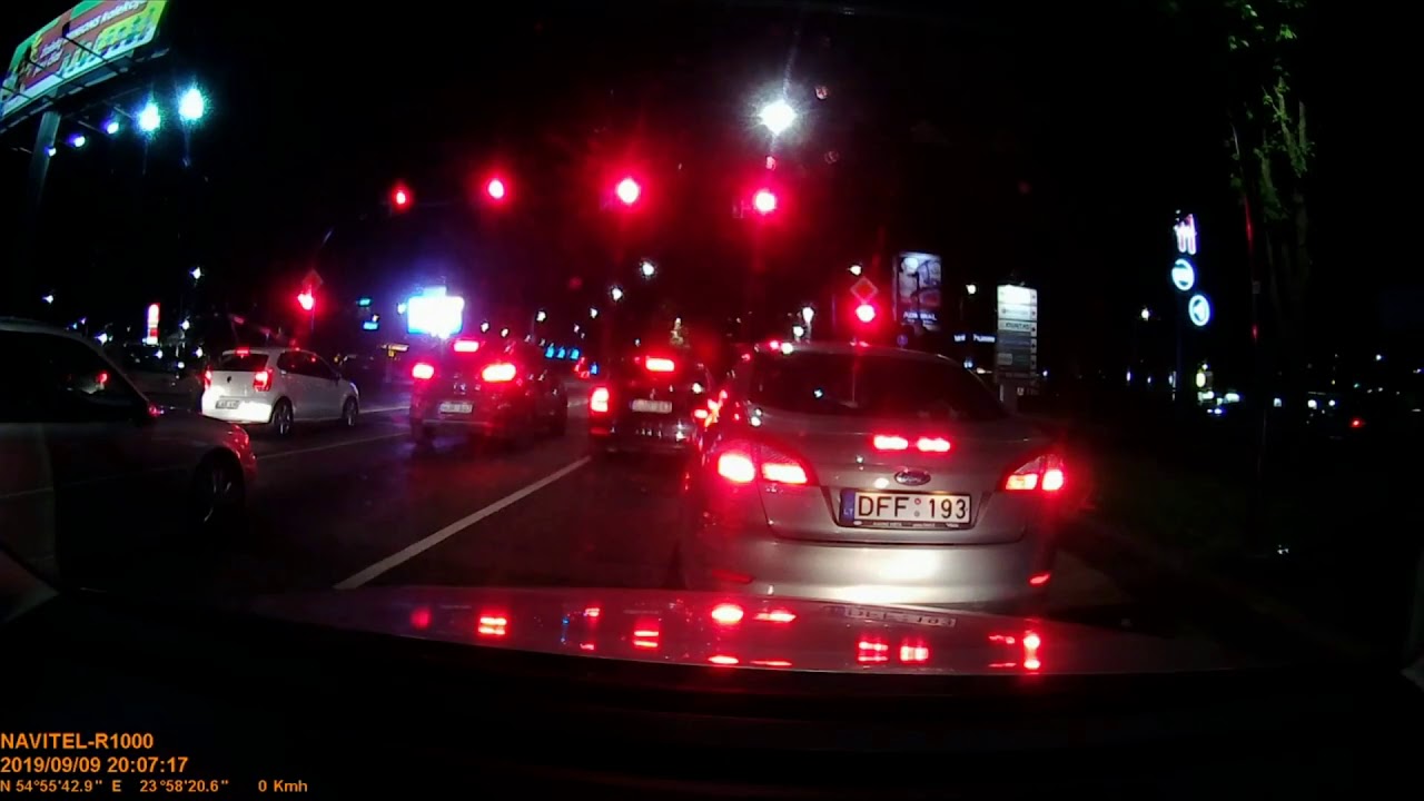 Navitel R1000 at night