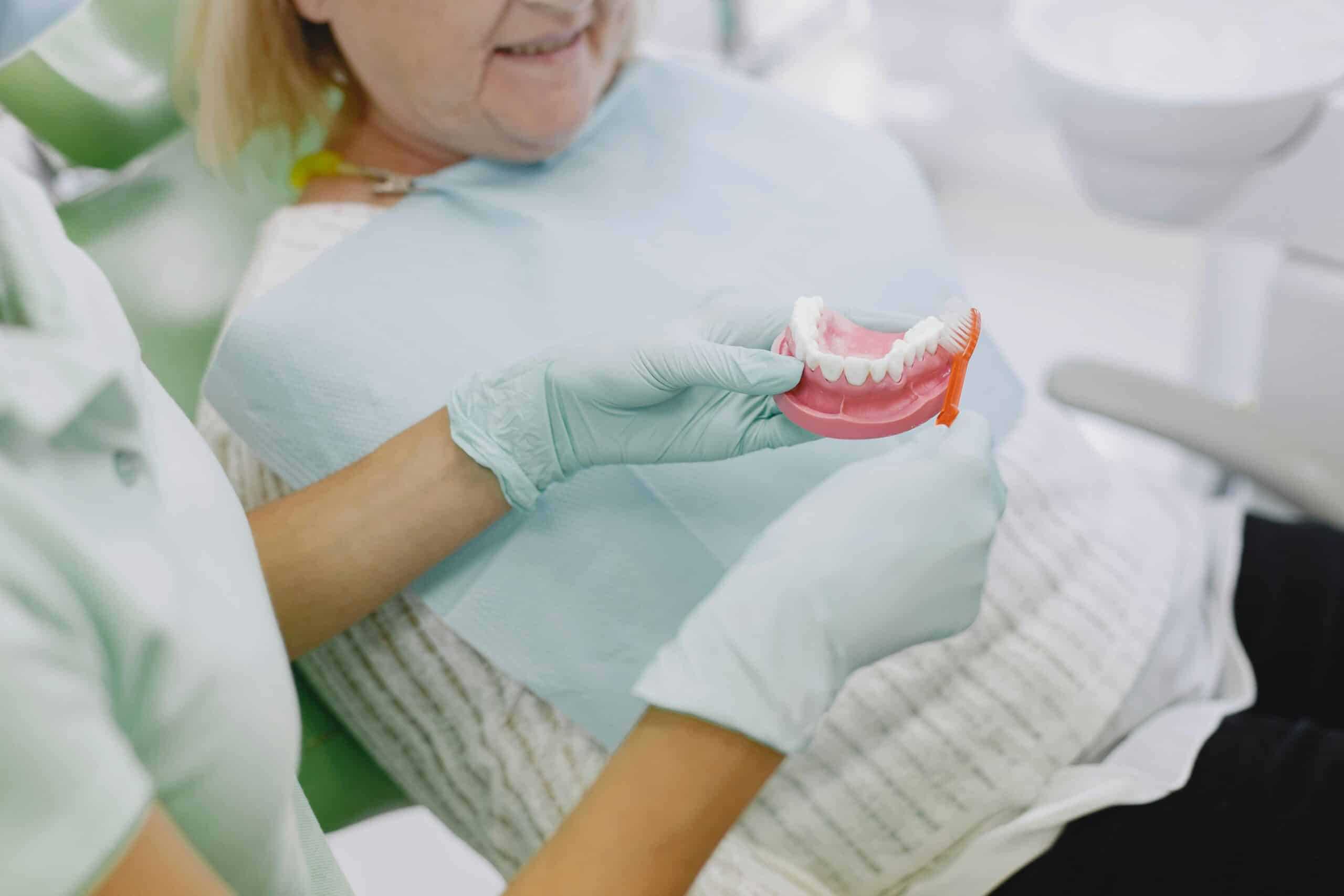 Kaip atliekamas dantų kanalų pergydymas?