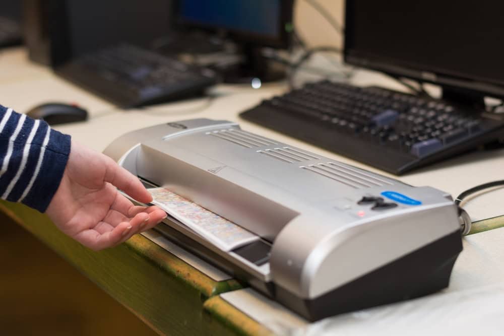 Ką būtina žinoti prieš perkant laminavimo aparatą dokumentams?